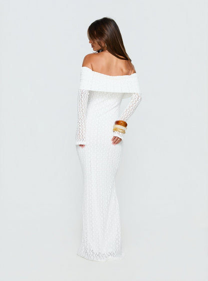 Sofenna Long Sleeve Off Shoulder Maxi Dress White