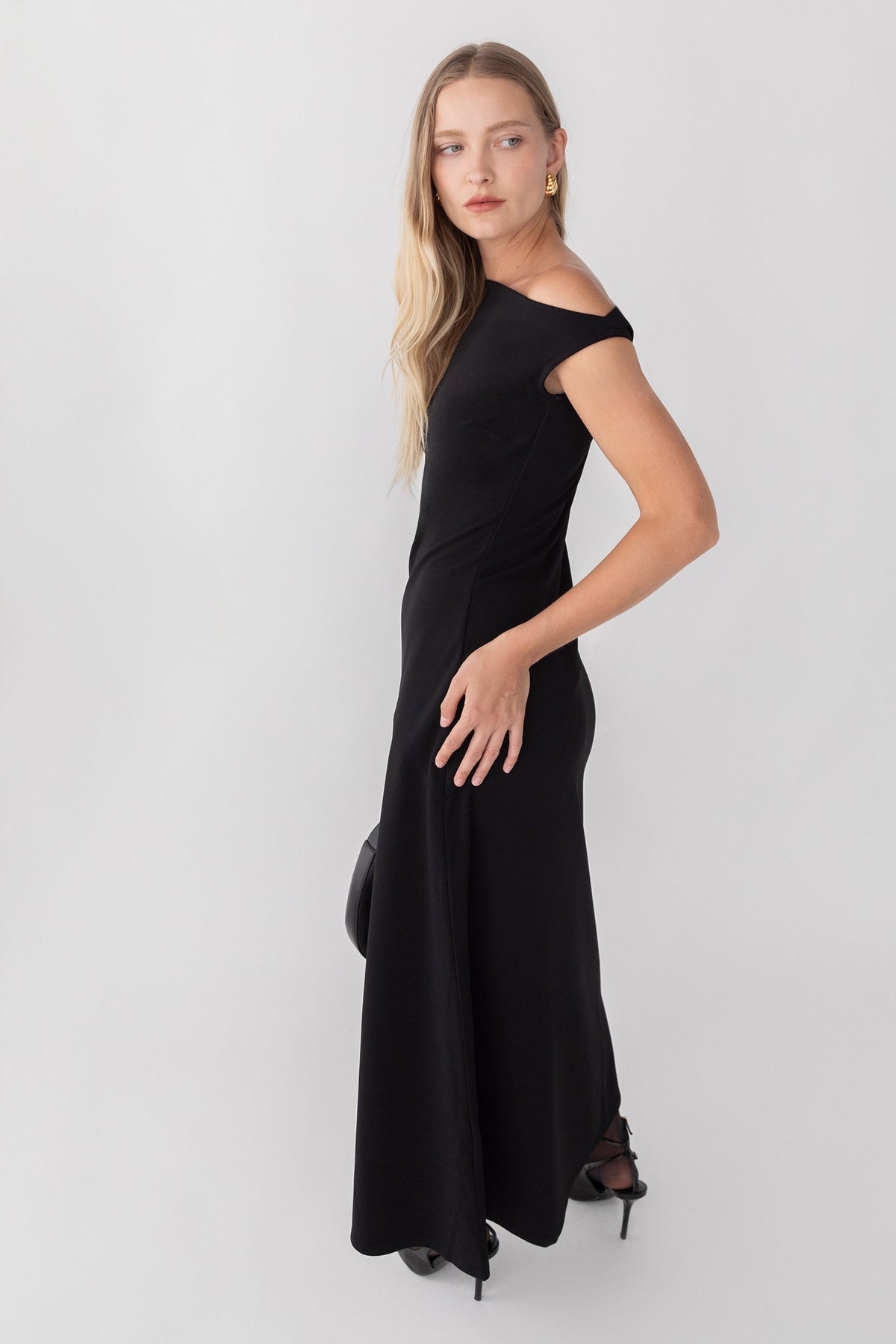 OFF THE SHOULDER MAXI DRESS