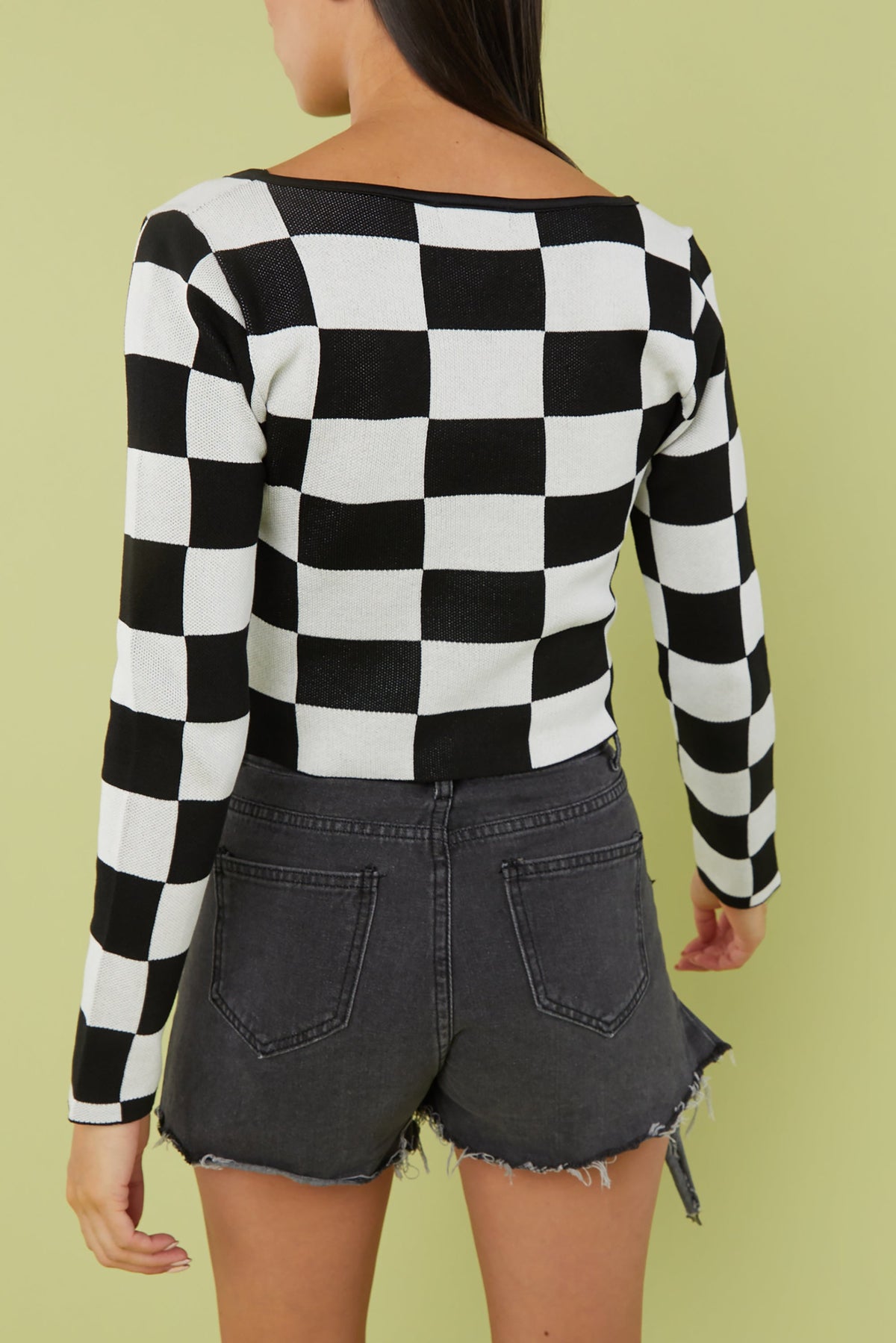 CHECKERED V-NECK TOP