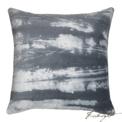 Marley Pillow - Carrara-Fussbudget.com
