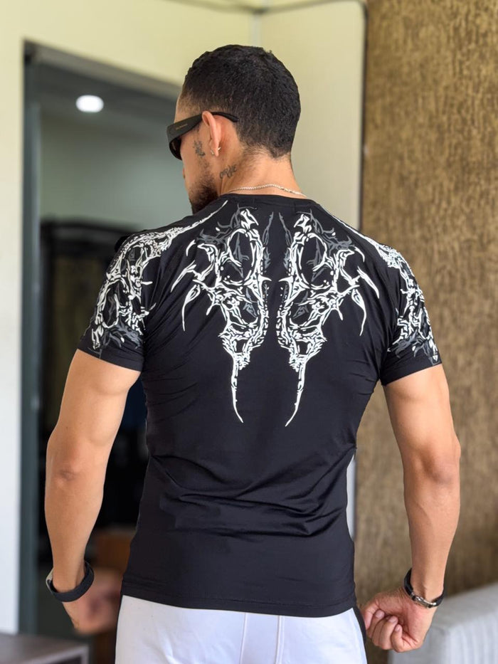 Polera Gym Breathe Divinity de compresion negro con blanco